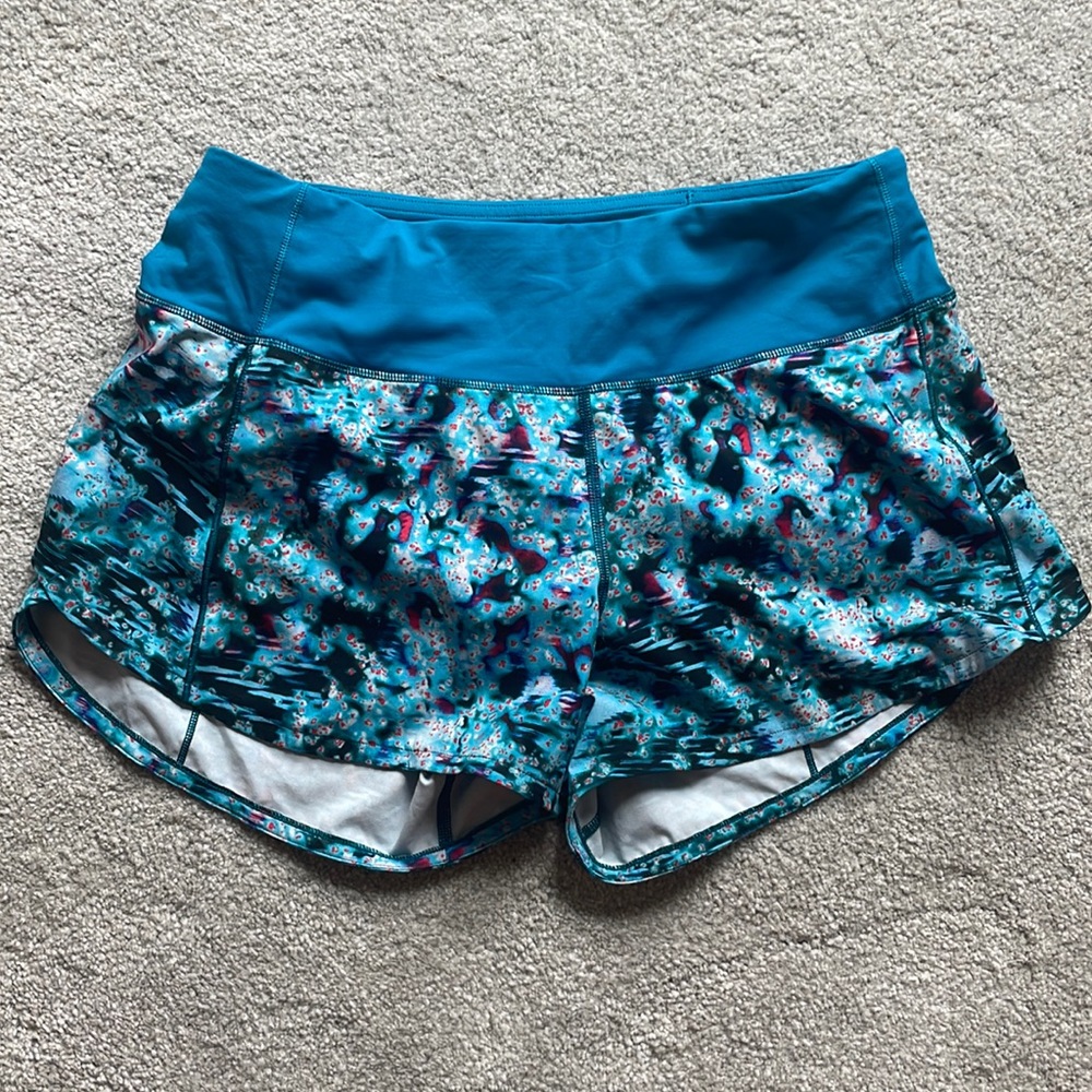 Lululemon Mid Rise Speed Up Shorts